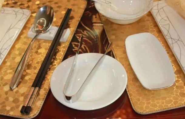 《蘭州市餐飲分餐公筷公勺分餐夾使用規范》發布