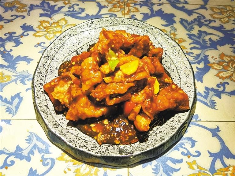 酸脆爽口的菠蘿焦熘肉片 烹飪大師現場教您制作