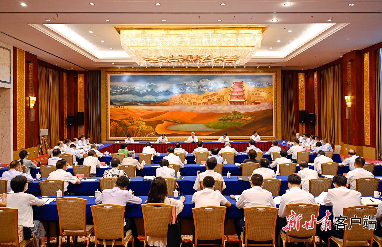 中共甘肅省委召開(kāi)全省上半年經(jīng)濟(jì)工作專(zhuān)題協(xié)商座談會(huì)