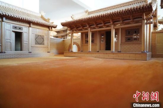 圖為微縮建筑蘭州四合院內(nèi)部結(jié)構(gòu)。 九美旦增 攝 圖為微縮建筑蘭州四合院內(nèi)部結(jié)構(gòu)。 九美旦增 攝