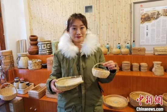 40多種精小玲瓏、純手工制作的新型盛食容器、居家工藝品等，每一件都令人愛不釋手?！●T志軍 攝