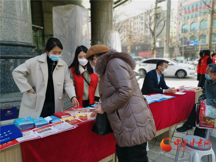 蘭州市張家園社區：志愿服務學雷鋒 普法教育進社區