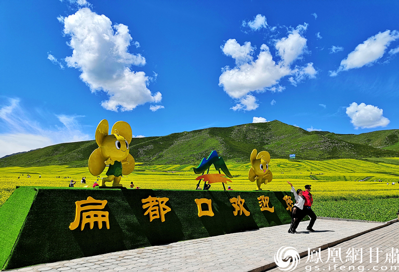 河西走廊張掖扁都口，古絲綢之路要道。王振武 攝