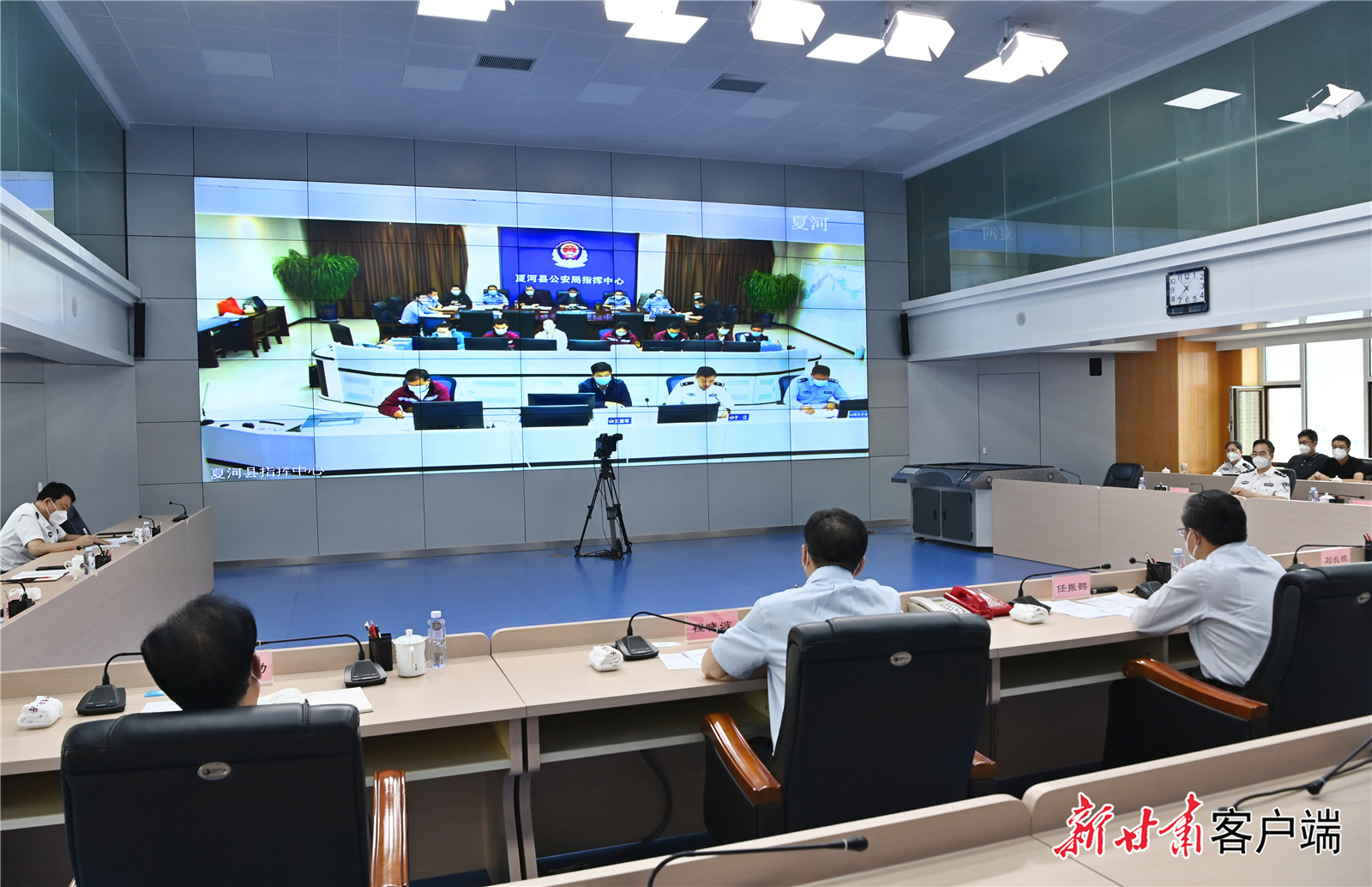 任振鶴在省公安廳調(diào)研2