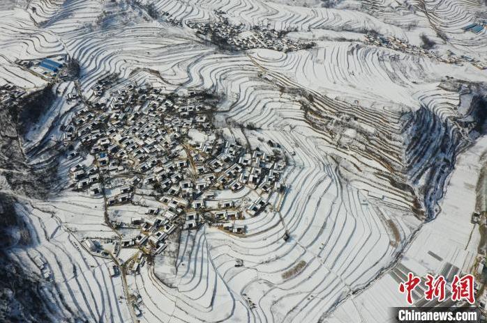 圖為航拍甘肅隴南市西和縣的“雪后鄉村”。(資料圖)張平良 攝 圖為航拍甘肅隴南市西和縣的“雪后鄉村”。(資料圖)張平良 攝