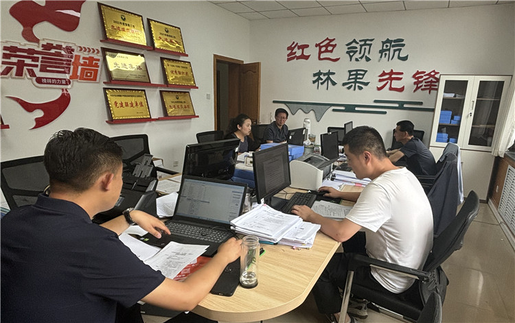 1720667811264898.jpg 五屆市委第五輪巡察第二巡察組正在被巡察單位開(kāi)展工作.jpg