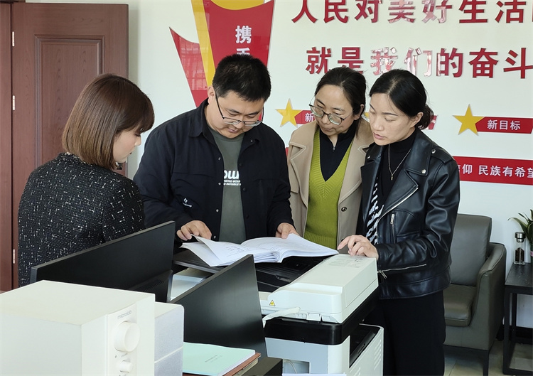 徽縣紀檢監察系統組成3個片區協作交叉檢查組深入各鄉鎮督查惠民惠農政策落實、村集體“三資”規范管理等工作.jpg