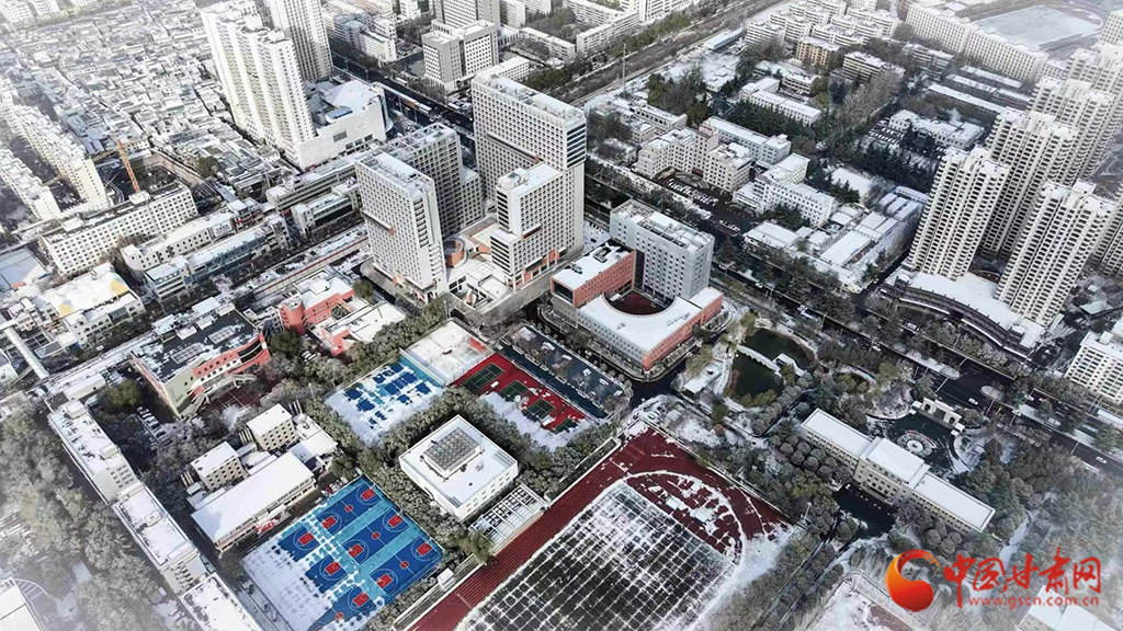 在甘肅，遇見一場高校的初雪